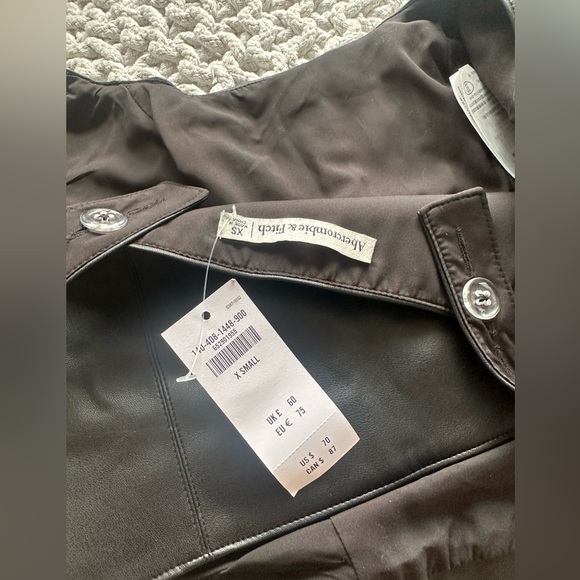 Abercrombie & Fitch Leather Crop - Picture 15 of 16